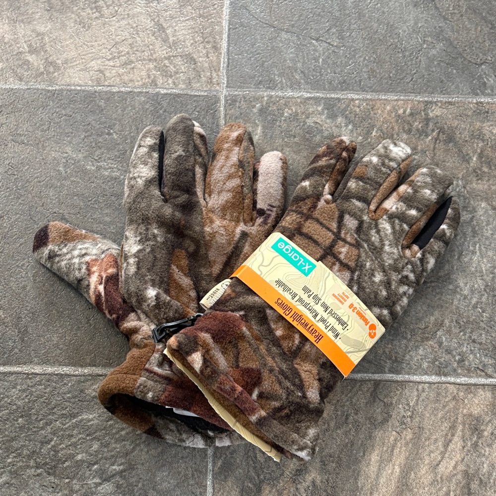 Outfitters Camo Fleece Gloves